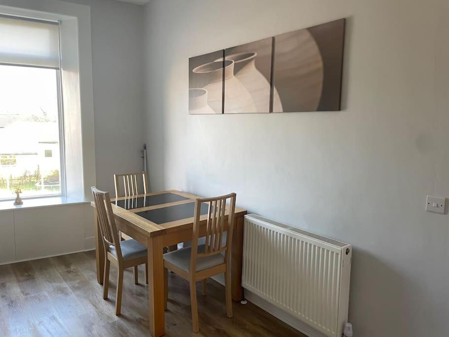 5 Minutes From Loch Lomond - Newly Renovated Ground Floor 1-Bed Flat Apartamento Bonhill Exterior foto