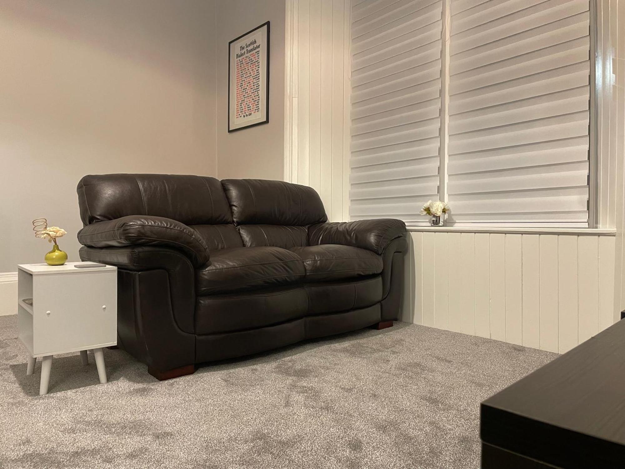 5 Minutes From Loch Lomond - Newly Renovated Ground Floor 1-Bed Flat Apartamento Bonhill Exterior foto